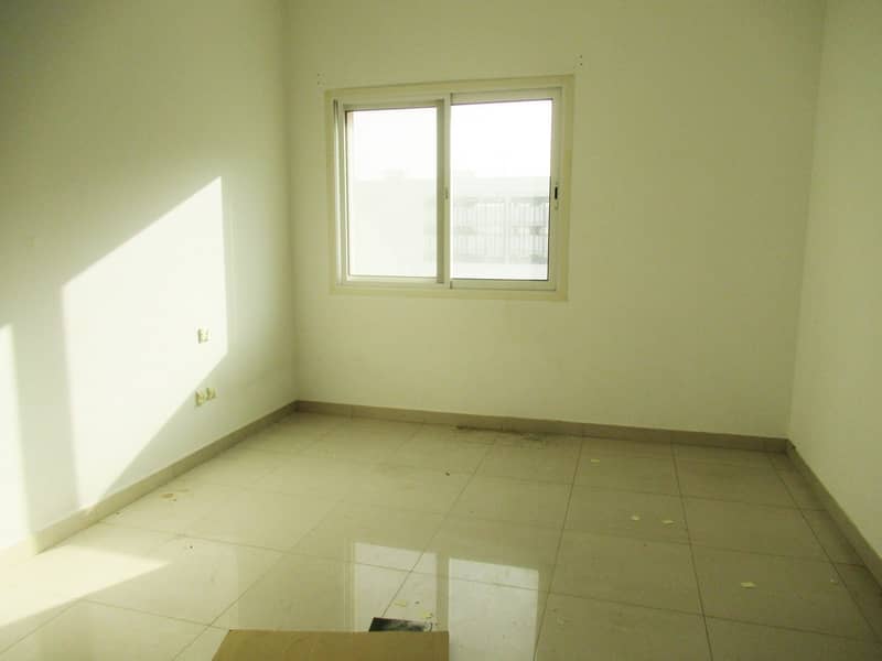 7 TWO BEDROOM HALL AVAILABLE NEW BUILDING NEAR OUD METHA METRO STATION GOOD LOCATION FAMILY  ONLY WITH ALL FECILITIES