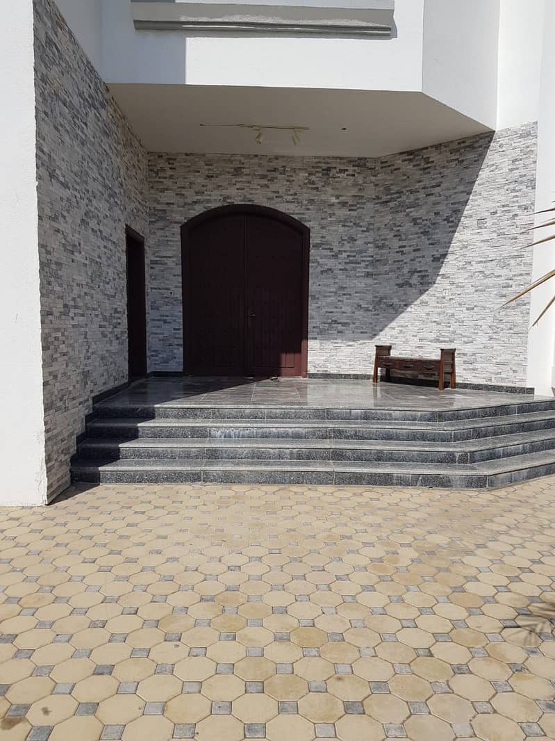 Palace for sale in Sharjah - Al Gharayen
