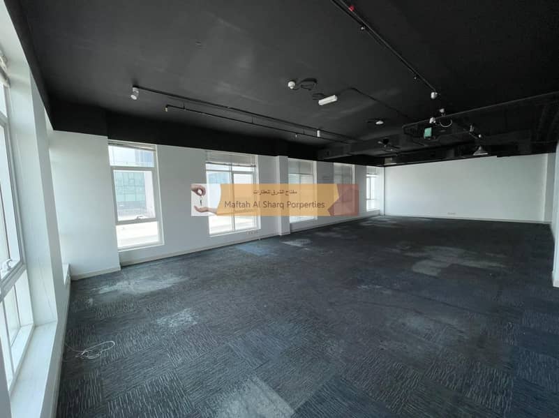 3 Amazing Offer /  Spacious and bright Office