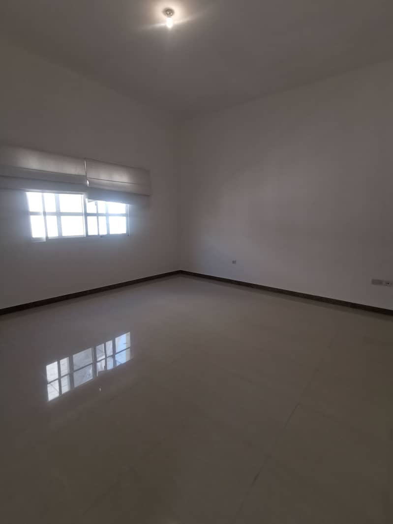 Studio in muroor. Tawtheq available. Ready to move