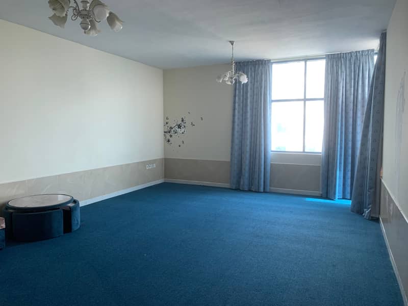 SPACIOUS 3 BEDROOM HALL  IN FALCON TOWERS