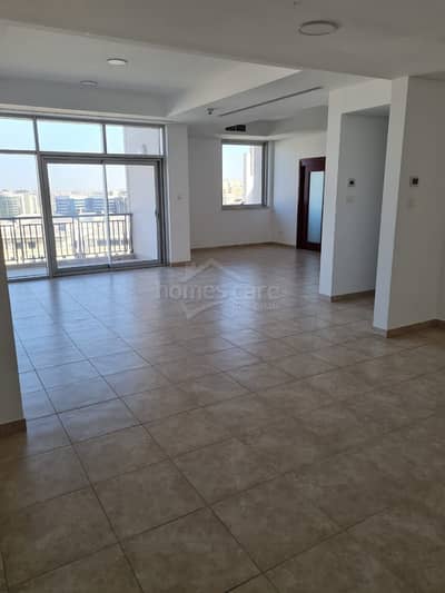 3 Bedroom Flat for Sale in Deira, Dubai - Duplex Type 3 Bedroom with Maids Room in Emaar Tower, Deira