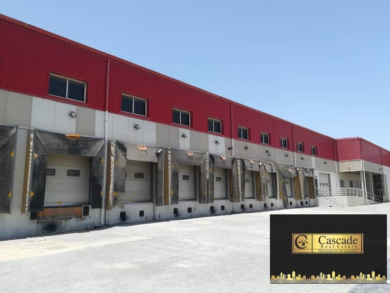 8 Al Qouz: Warehouse and office good height and insulated