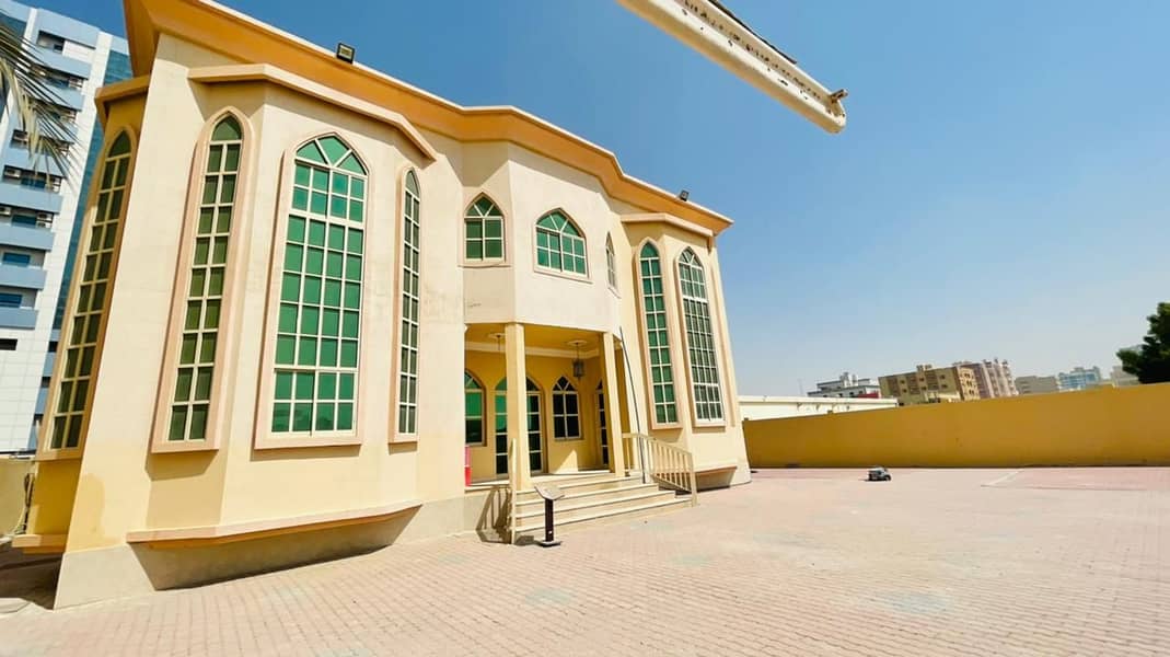 !!! BEAUTIFUL 5 BEDROOM VILLA  IS AVAILABLE FOR RENT IN RAWDA 3 ONLY IN 100,000 AED YEARLY  !!!