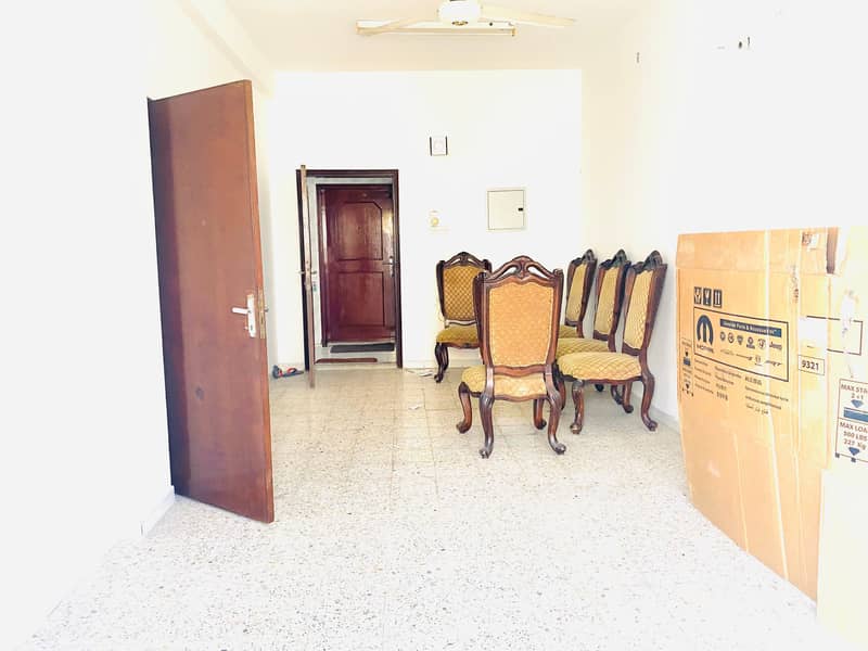شقة في الناصرية 1 غرف 23000 درهم - 5061832