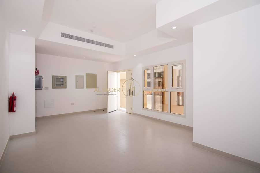 3 Direct from Owner! 3 BHK Villa in Mohamed Bin Zayed