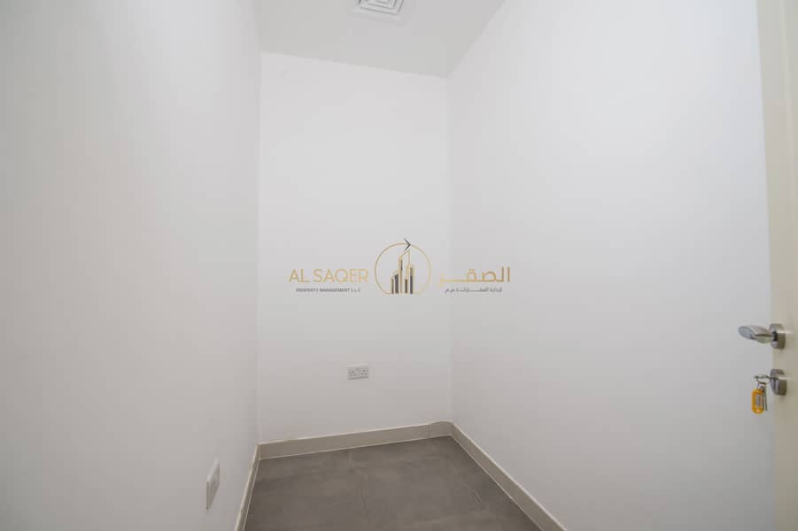 4 Direct from Owner! 3 BHK Villa in Mohamed Bin Zayed