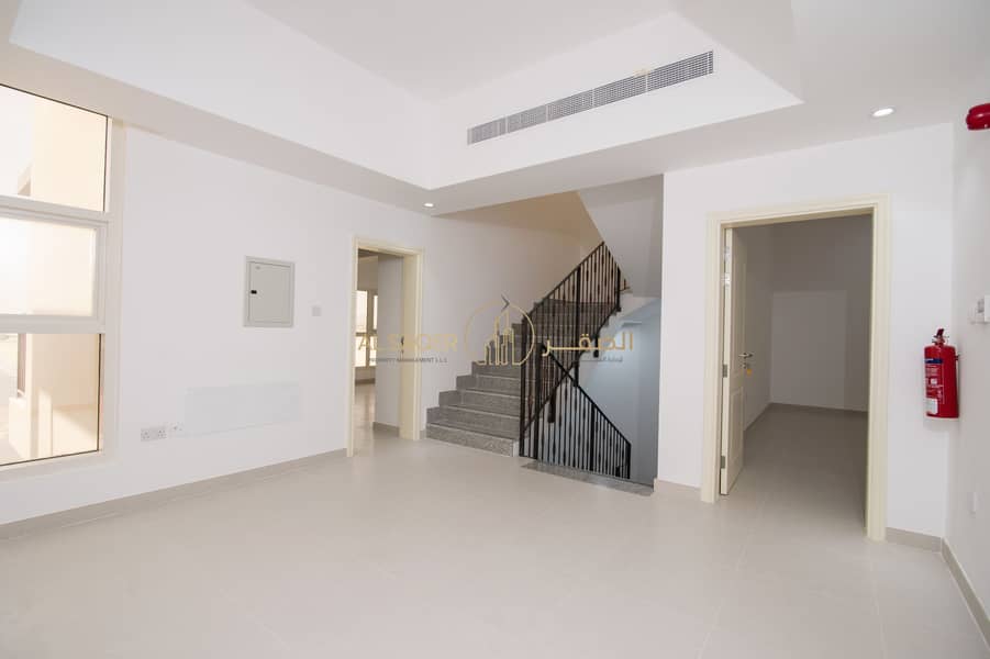 15 Direct from Owner! 3 BHK Villa in Mohamed Bin Zayed