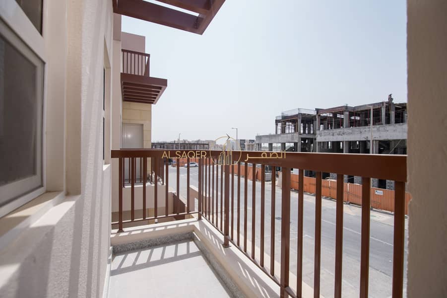 28 Direct from Owner! 3 BHK Villa in Mohamed Bin Zayed