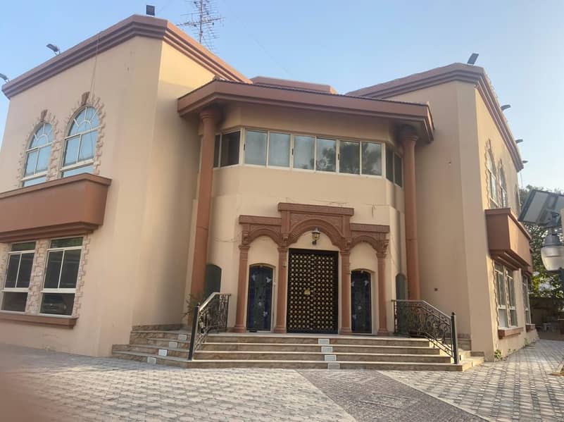 Semi Furnished 5 Bedroom Villa In Al Jafiliya