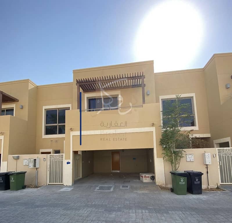 3 Bedrooms Townhouse