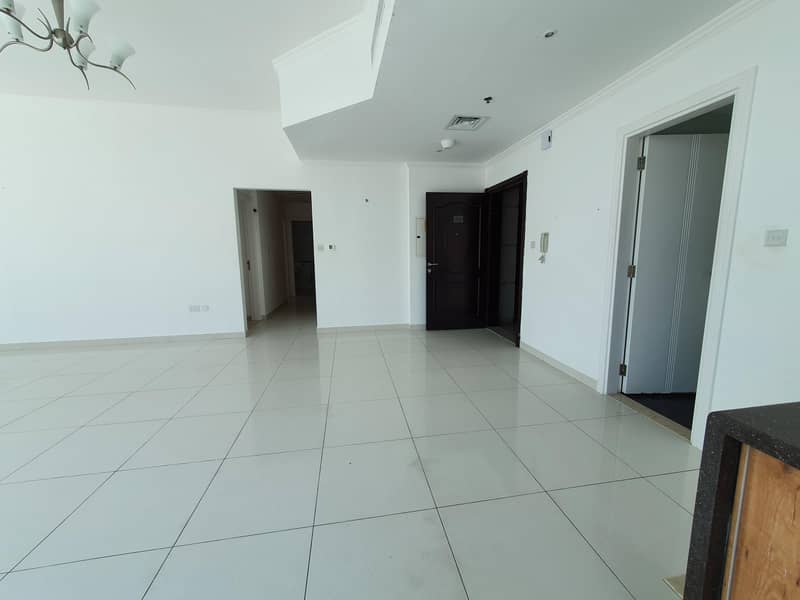 3 Spacious 2-BR apartment with Terrace