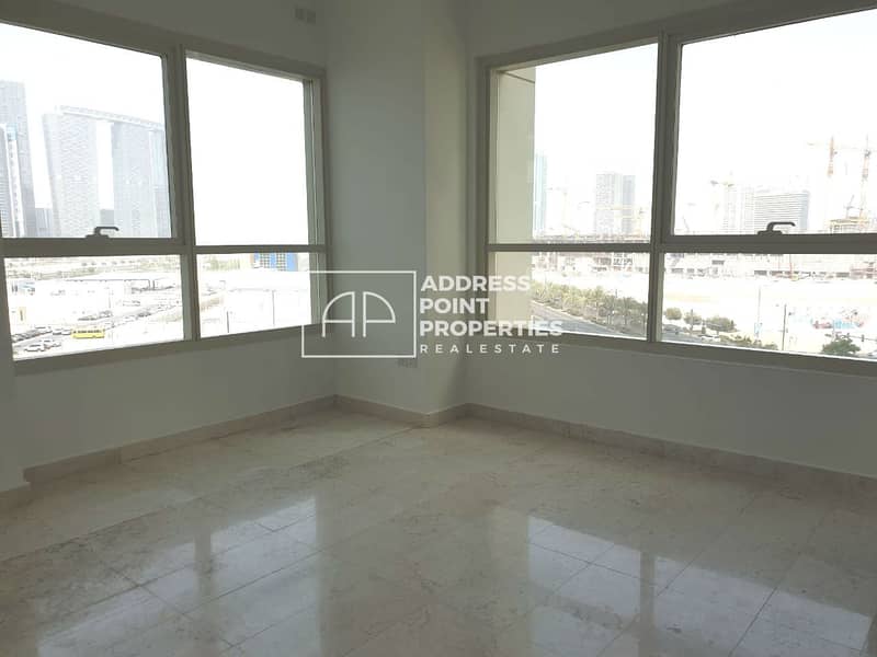 13 Amazing 3 BHK Apartment in Marina Heights| Spacious Layout |  with Balcony. .