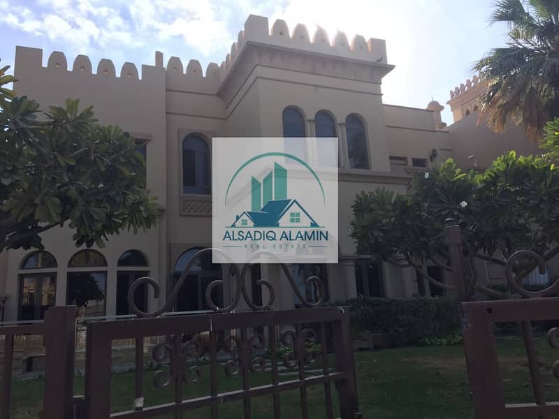 WELL MAINTAINED LAVISH 3 B/R + MAID\'S ROOM VILLA FOR SALE IN PALM JUMEIRAH