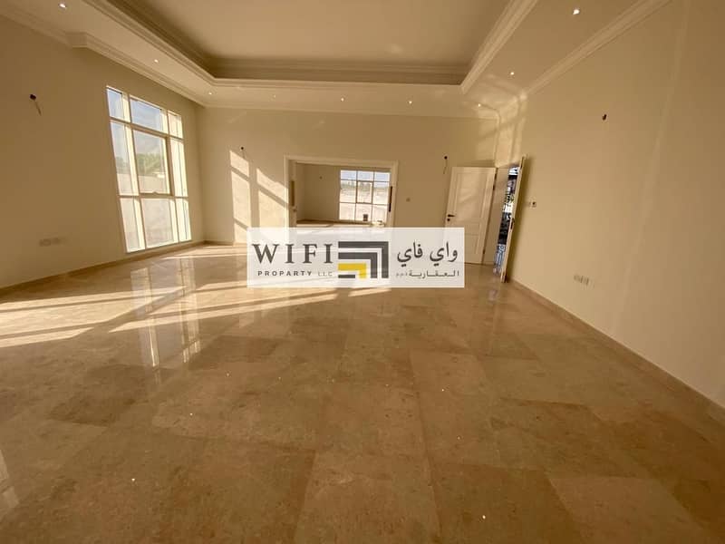 For rent in Abu Dhabi a very luxurious villa (Mushrif area)