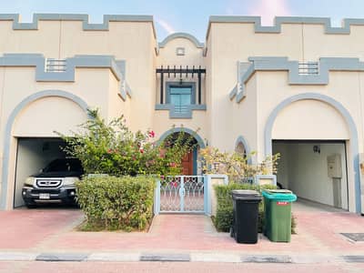 تاون هاوس 4 غرف نوم للبيع في دبي لاند، دبي - 4 غرف نوم | الوحدة الوسطى | مؤجر | نمط بحر إيجة | فالكون سيتي