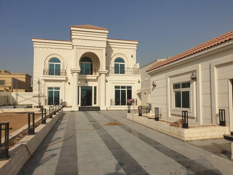 For sale in Sharjah, Al Nouf area, a very beautiful villa on Maliha Str