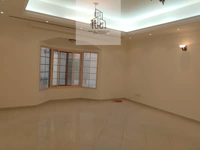 فیلا 5 غرف نوم للايجار في الصفا، دبي - فیلا في الصفا 5 غرف 400000 درهم - 5358048