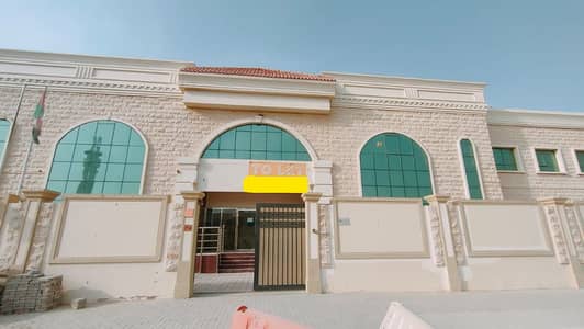 Building for Rent in Al Azra, Sharjah - SCHOOL WITH 31 CLASSROOMS