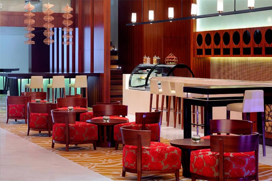 5 Hotel's Lobby Lounge