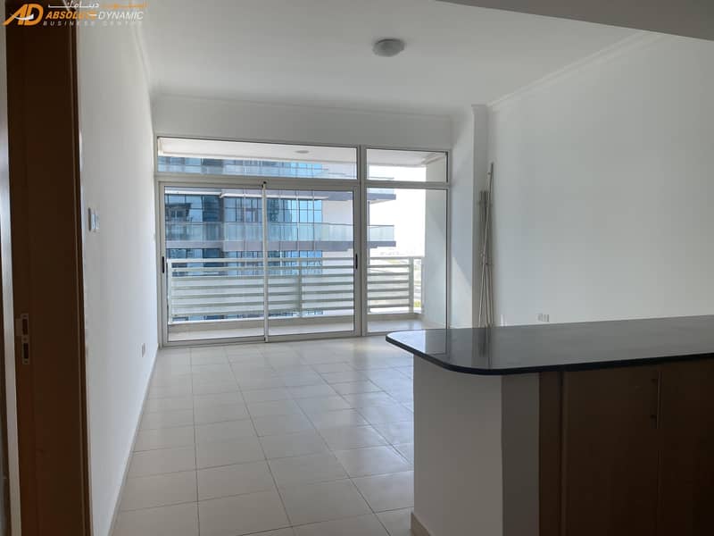 Stunning 1 Bedroom Apartment in Heart of Business Bay - No commission (Direct from Owner) - Full Canal View