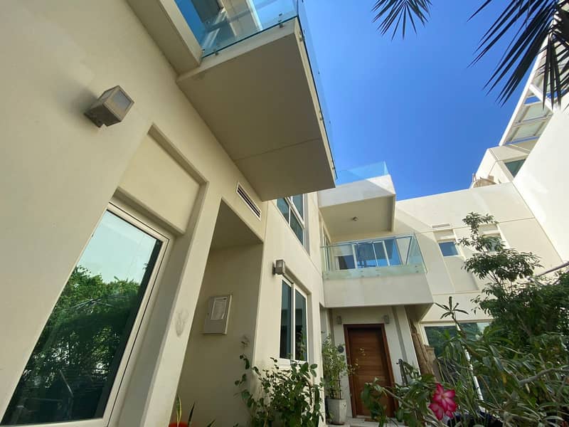 Upgraded 4 Bed Villa - Green Home Loan @ 2.65% Upgraded 4 Bed Villa - Green Home Loan @ 2.65%