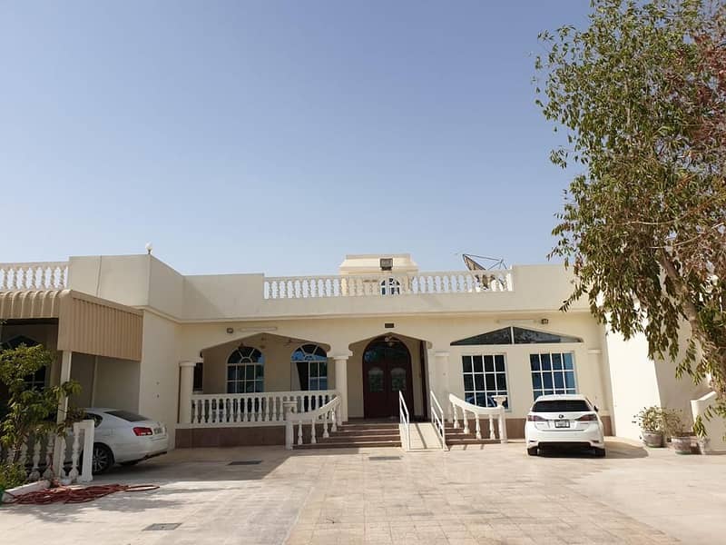 Amazing 6 Bed Single story Villa for Sale !!