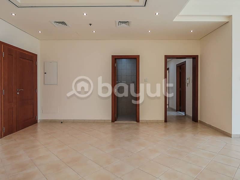 Speciuos 2 BhK apartment in sheikh zayed Road