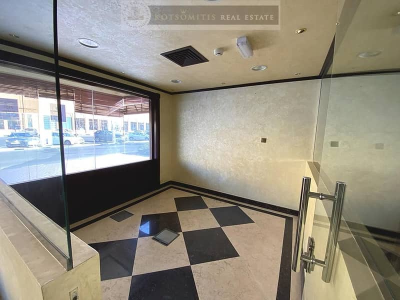 4 Stunning Commercial Property in an Exclusive Location