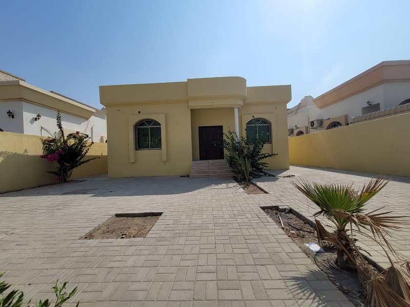For rent villa in Al Rawda 3