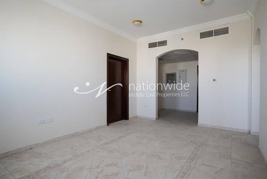 شقة في شارع خليفة،المطوعة 3 غرف 80000 درهم - 5082163