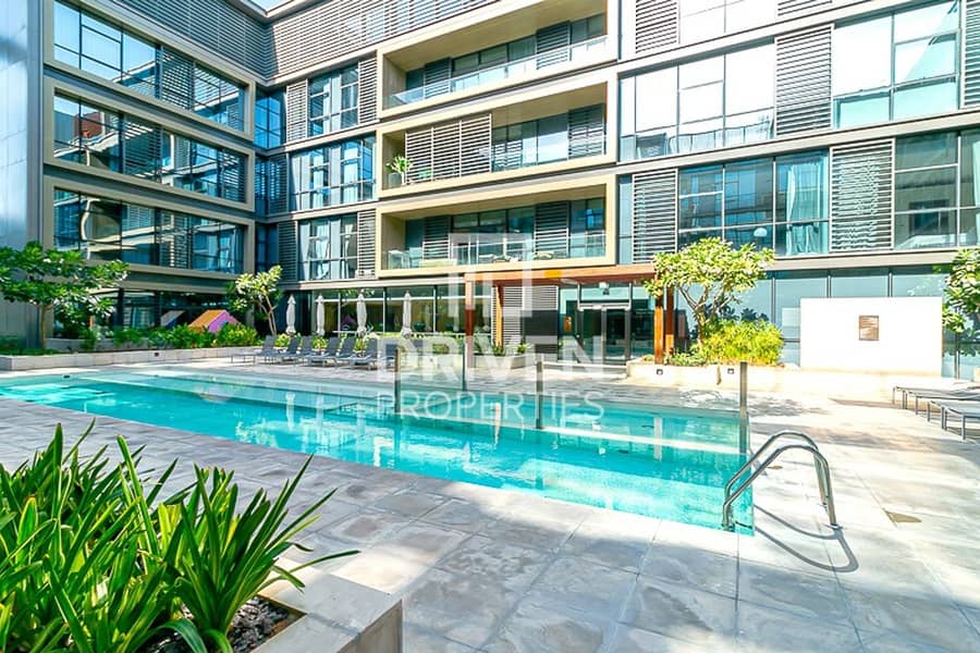 4 Elegant and Furnished Apt with Pool View