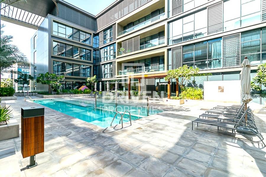 5 Elegant and Furnished Apt with Pool View