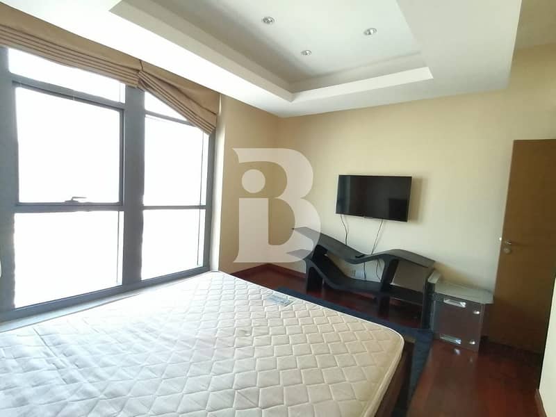 12 Bright / upgraded 1 bedroom with boulevard view