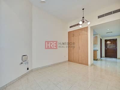 Studio for Rent in Bur Dubai, Dubai - 5% Off 1 Cheque | Large Studio | Family Building