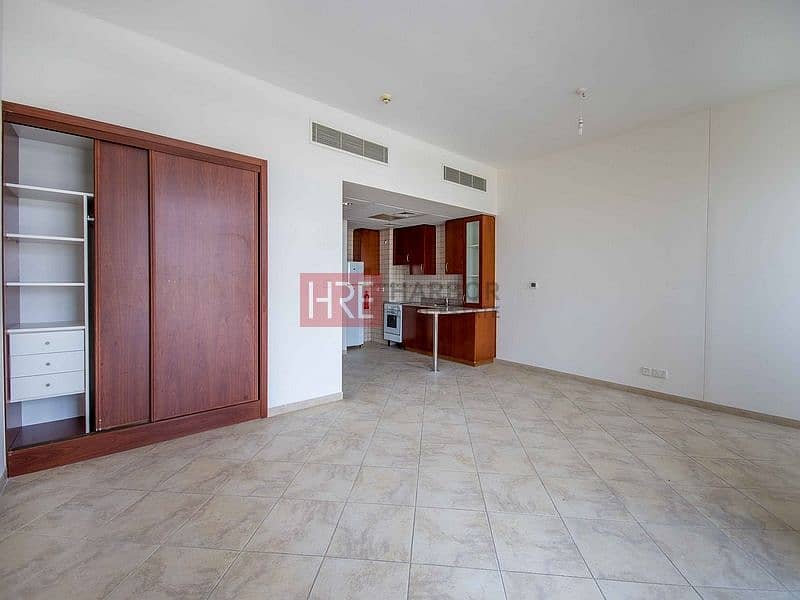 3 Spacious Studio | Fitted Kitchen | Green Views