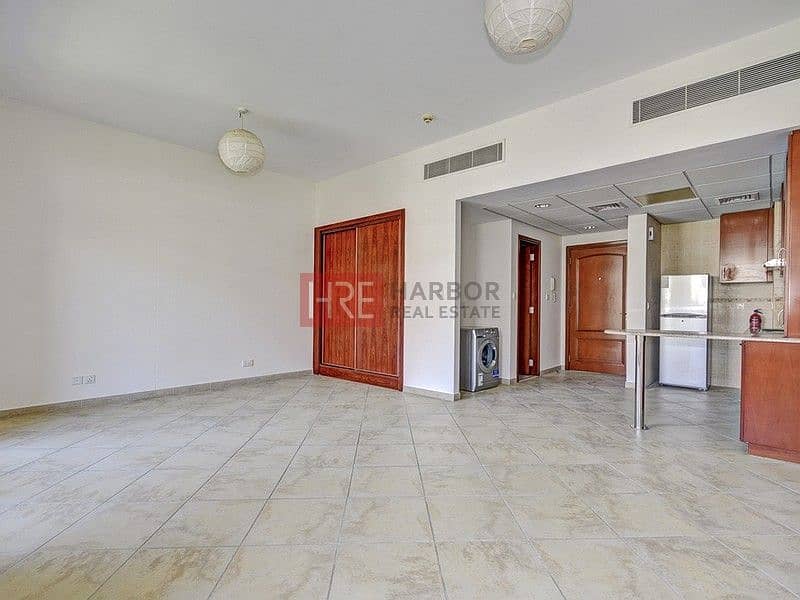 2 Lavish Studio | Green Views | Fitted Open Kitchen