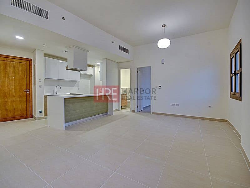 Modern 1-Bed | Well-Maintained | Community View
