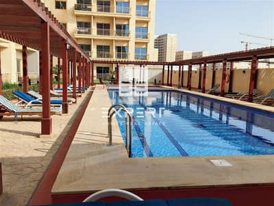 1 SPACIOUS BEDROOM | MANHATTAN | POOL VIEW |