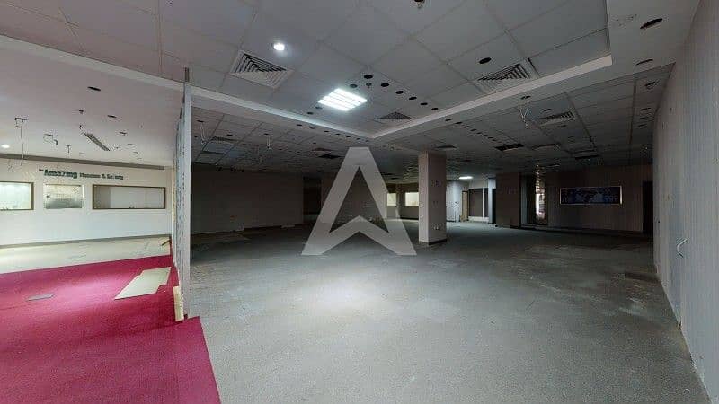 3 Fitted Shop with Partitions | Ample Parking