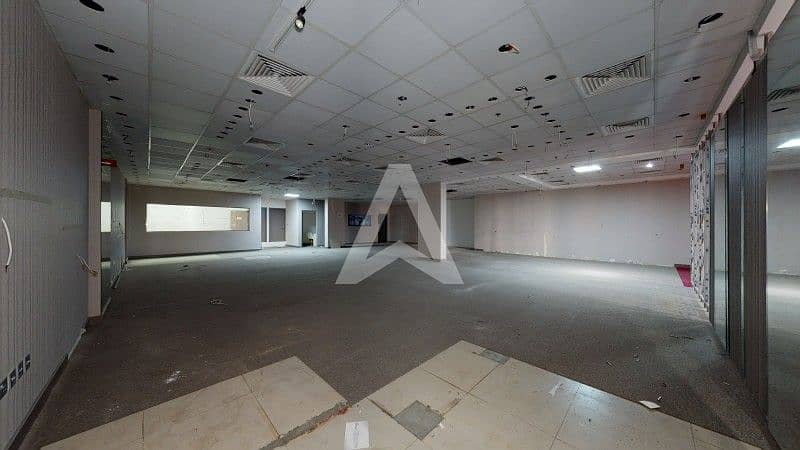 6 Fitted Shop with Partitions | Ample Parking