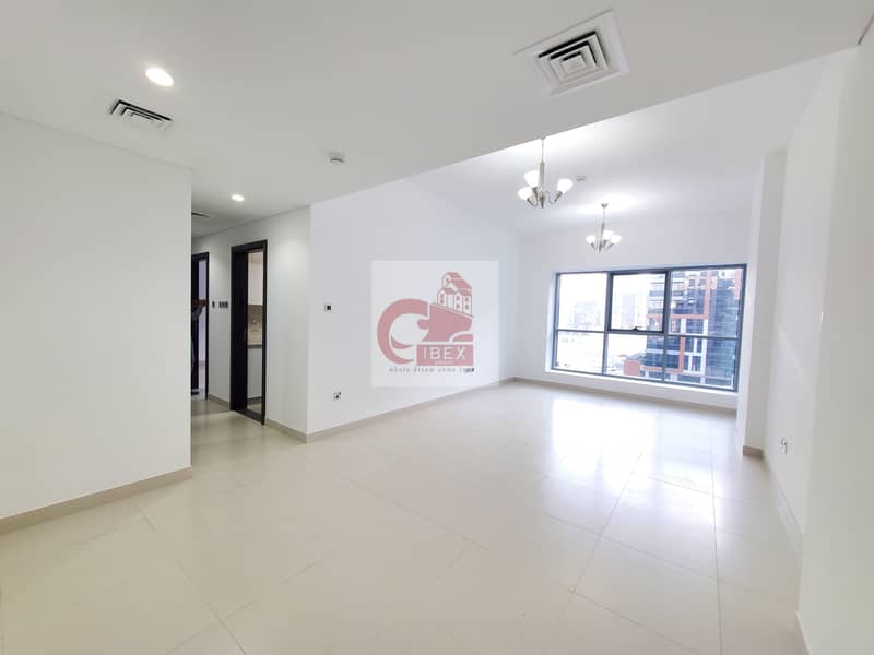 شقة في شارع الشيخ زايد 2 غرف 65000 درهم - 5552414