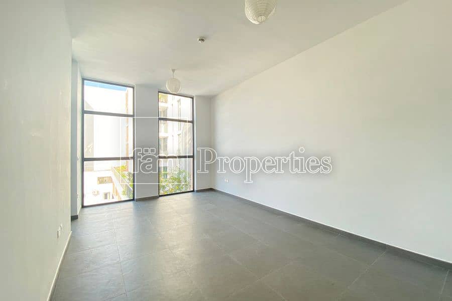 2 Middle Floor | Road View | Well Maintained