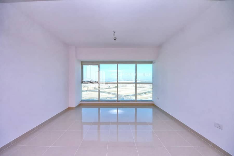 2 Immaculate Sea View Apt in Outstanding Location!