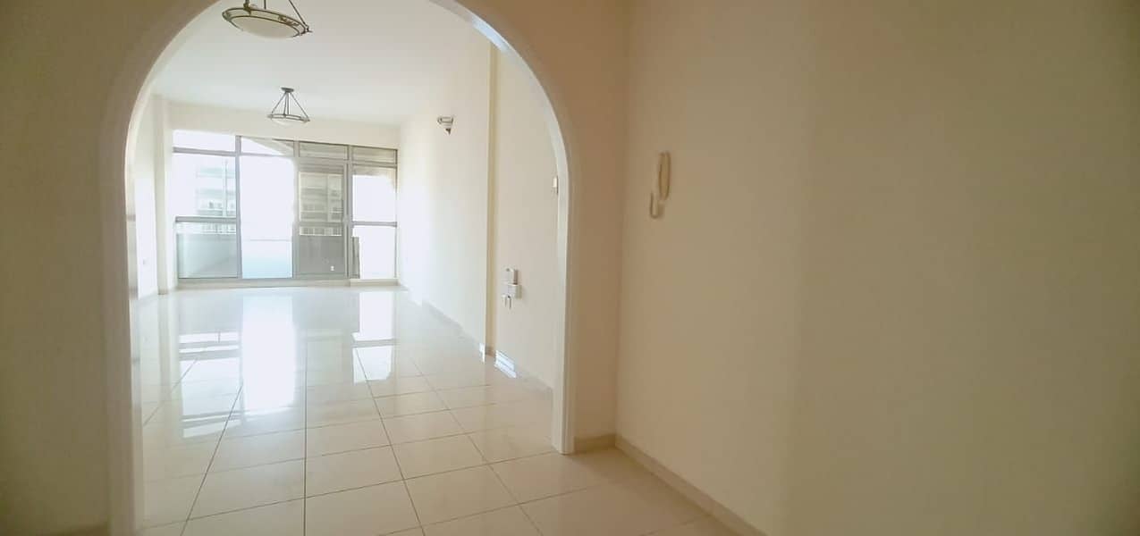 CLOSE TO METRO!!!2 BEDROOM APARTMENT WITH PARKING AND BALCONY AVAILABLE FOR FAMILY