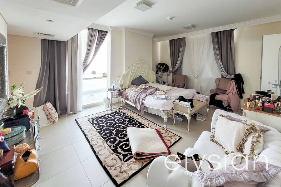 8 Stunning 3 Bedroom | High Floor | Sea View
