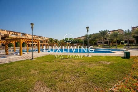 4 Bedroom Townhouse for Sale in Jumeirah Islands, Dubai - Skyline Views | Backing to Pool and Park