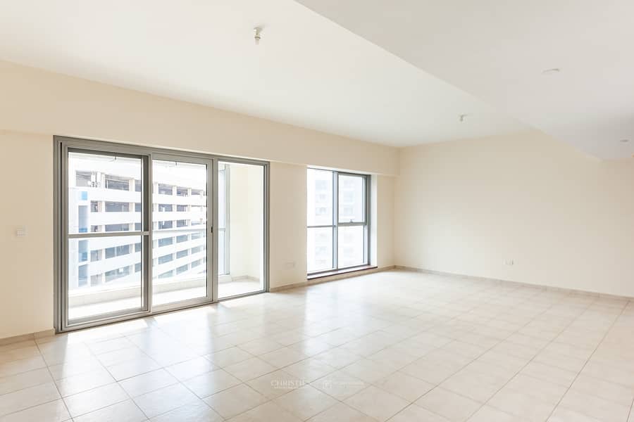 Spacious 1 Bedroom with Business Bay View