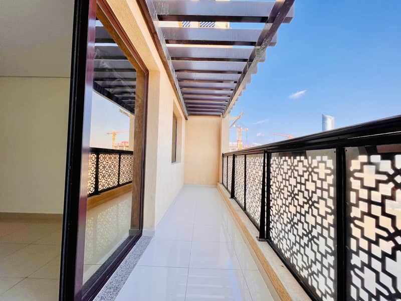 ضخمة 2BHK 66000 / - 30 يومًا مترو أمامي مجاني