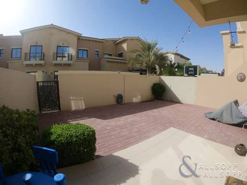12 2M | Vacant on Transfer | Upgraded | 3 Beds